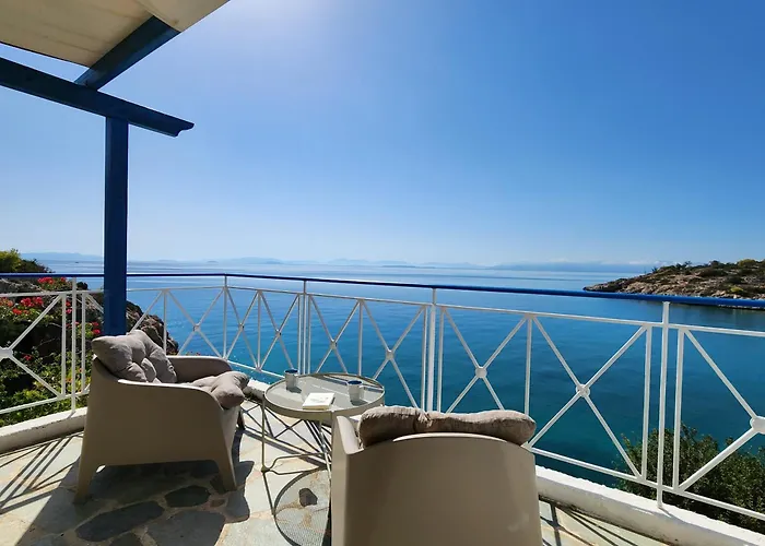Villa Nikolitsa With Private Beach